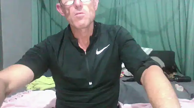 Snapshot of xykenrah@xh chatting on 03-15-25, 04:32 xykenrahxh online show from 03-15-25, 04:32