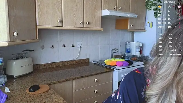 Snapshot of Lunamix chatting on 02-04-25, 03:36 Lunamix online show from 02-04-25, 03:36