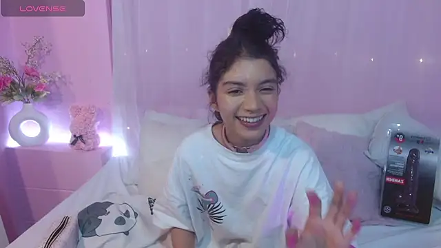 Snapshot of Sweetcristin chatting on 06-19-26, 02:27 Sweetcristin online show from 06-19-26, 02:27