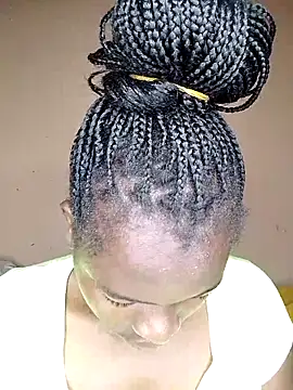 Snapshot of _cutemelania chatting on 09-28-25, 03:45 cutemelania online show from 09-28-25, 03:45