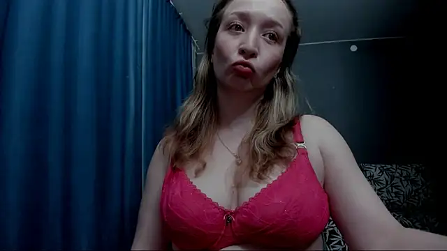 Snapshot of Eva_Rikchter chatting on 05-03-26, 08:48 Eva Rikchter online show from 05-03-26, 08:48