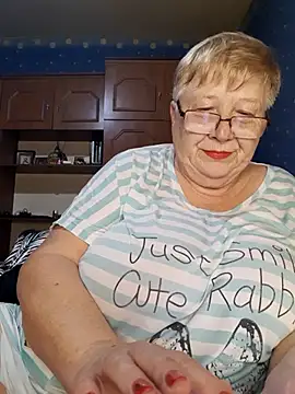 Snapshot of Lena_Gaby chatting on 10-27-25, 04:05 Lena Gaby online show from 10-27-25, 04:05