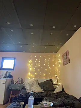 Emma just online show from 03-19-25, 11:39