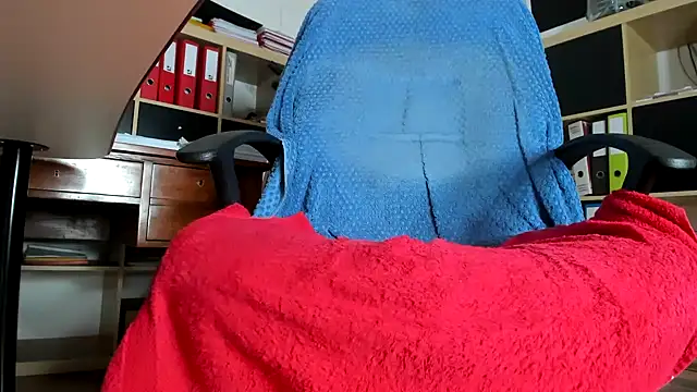 Snapshot of leccaleccafiga chatting on 12-29-24, 07:00 leccaleccafiga online show from 12-29-24, 07:00
