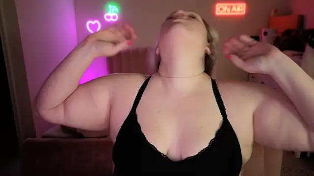 PiggyRose online show from 11-04-25, 02:32