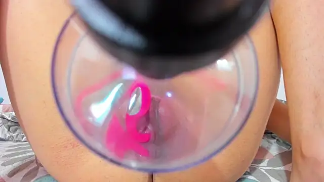 iamvicky 4 online show from 02-19-26, 04:52