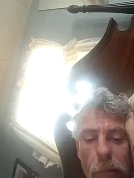 Snapshot of 19JaSon83 chatting on 07-11-26, 02:20 19JaSon83 online show from 07-11-26, 02:20
