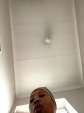 Snapshot of cherrybabe76 chatting on 09-10-25, 06:24 cherrybabe76 online show from 09-10-25, 06:24