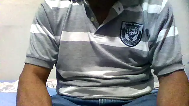 Snapshot of SAFADINHO-25 chatting on 01-01-25, 03:45 SAFADINHO-25 online show from 01-01-25, 03:45