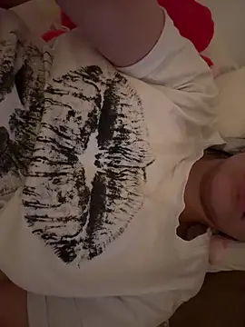 Prettylilgirll online show from 04-15-26, 01:40