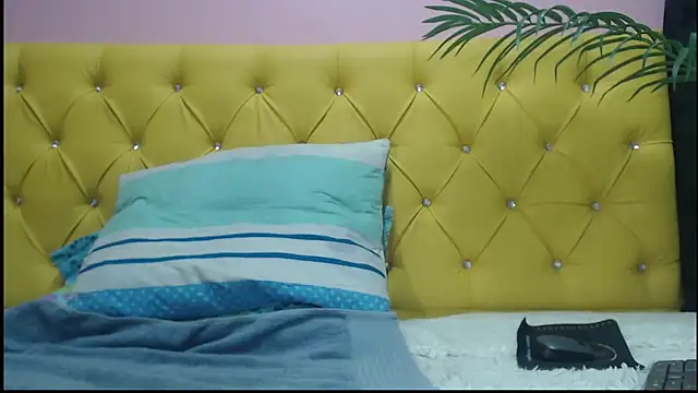 Snapshot of oso_dirty_ chatting on 12-15-24, 05:42 oso dirty  online show from 12-15-24, 05:42