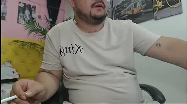 Snapshot of oso_dirty_ chatting on 12-23-24, 05:43 oso dirty  online show from 12-23-24, 05:43