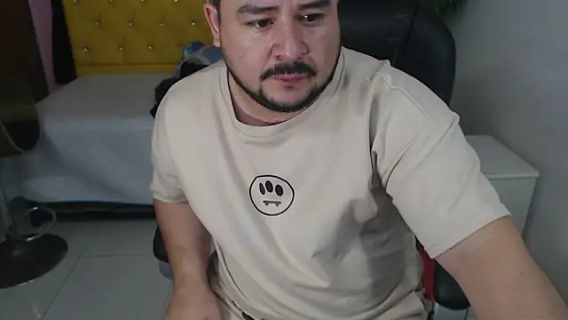 Snapshot of oso_dirty_ chatting on 02-20-25, 05:40 oso dirty  online show from 02-20-25, 05:40