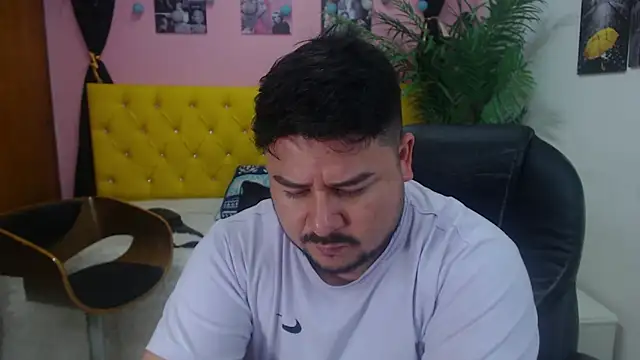 Snapshot of oso_dirty_ chatting on 02-26-25, 05:39 oso dirty  online show from 02-26-25, 05:39