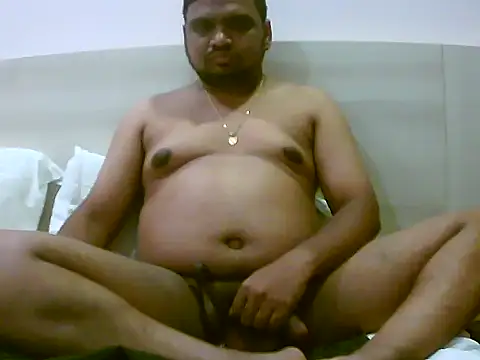 Snapshot of padikvinny chatting on 05-17-26, 01:51 padikvinny online show from 05-17-26, 01:51