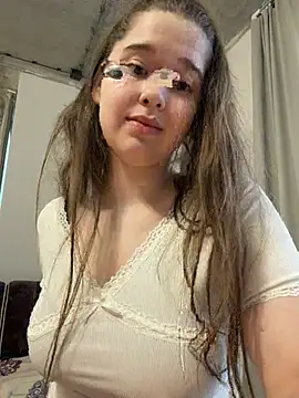 Snapshot of HornyGirlH chatting on 05-27-26, 05:10 HornyGirlH online show from 05-27-26, 05:10