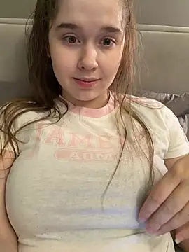 Snapshot of HornyGirlH chatting on 07-31-26, 12:32 HornyGirlH online show from 07-31-26, 12:32
