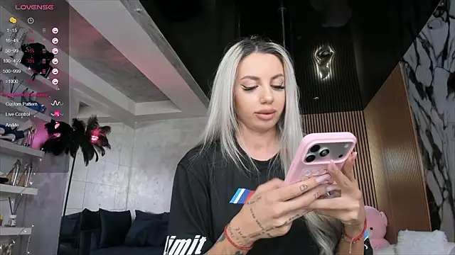 LisaAkira online show from 03-22-26, 07:23