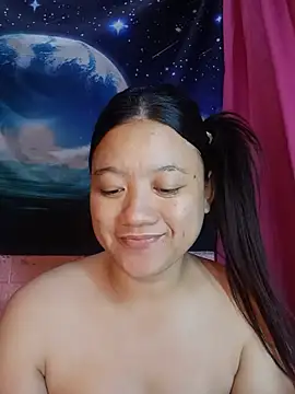 Snapshot of Urchanel chatting on 07-18-26, 04:22 Urchanel online show from 07-18-26, 04:22