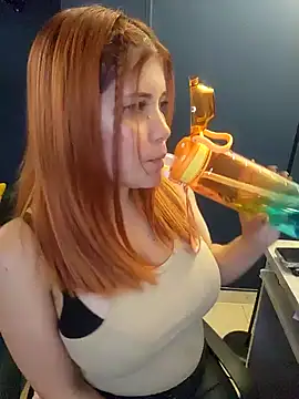 jnilu1227 online show from 12-15-24, 04:18