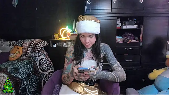 Snapshot of Lilmarieee chatting on 12-24-24, 02:54 Lilmarieee online show from 12-24-24, 02:54