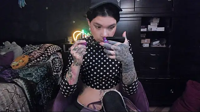 Snapshot of Lilmarieee chatting on 02-03-25, 10:21 Lilmarieee online show from 02-03-25, 10:21