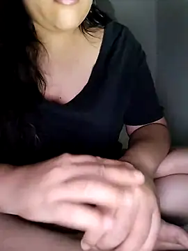 Snapshot of Annerae chatting on 06-21-26, 05:15 Annerae online show from 06-21-26, 05:15