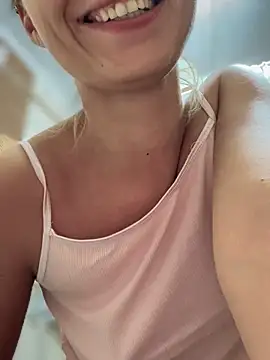 Snapshot of YOUR-KARINA chatting on 09-19-25, 04:29 YOUR-KARINA online show from 09-19-25, 04:29