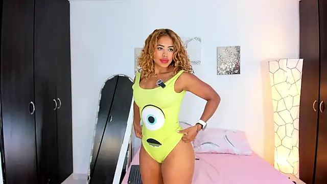 SarahCinnamon- online show from 04-08-26, 07:47