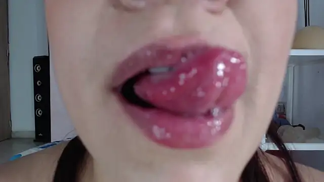 emiligrey  online show from 03-23-25, 01:31