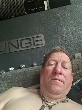 tomtom111111 online show from 11-04-25, 01:32