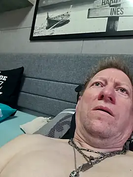 tomtom111111 online show from 04-23-26, 02:52