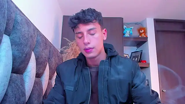 I Gabriel online show from 12-06-24, 01:18