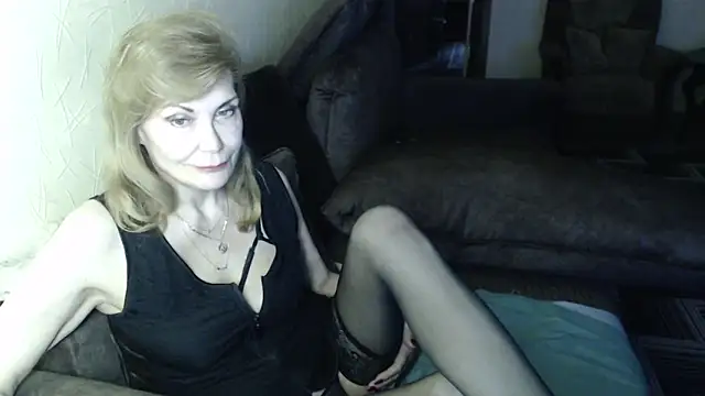 Snapshot of Sexy_Irene chatting on 05-20-26, 05:02 Sexy Irene online show from 05-20-26, 05:02