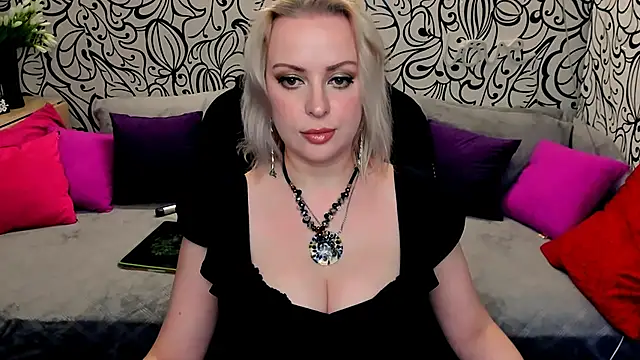 Hotdreamhere online show from 12-27-24, 12:01