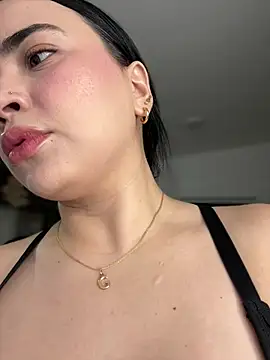 Snapshot of GeorginaJones chatting on 01-29-25, 12:54 GeorginaJones online show from 01-29-25, 12:54