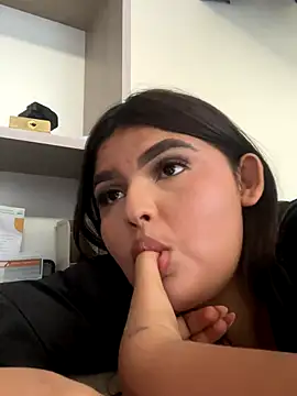 Snapshot of Lia_sexx chatting on 11-15-25, 08:05 Lia sexx online show from 11-15-25, 08:05