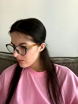 little belucci online show from 10-26-25, 01:28