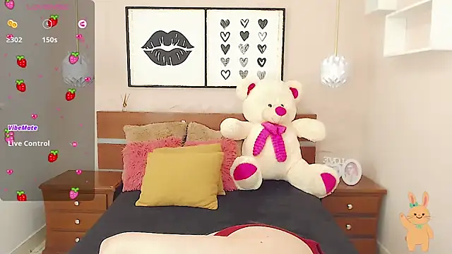 Snapshot of miss_linda_ chatting on 01-07-25, 01:57 miss linda  online show from 01-07-25, 01:57