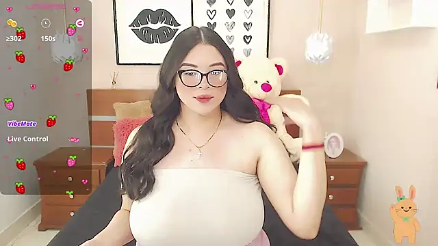 Snapshot of miss_linda_ chatting on 01-09-25, 01:35 miss linda  online show from 01-09-25, 01:35