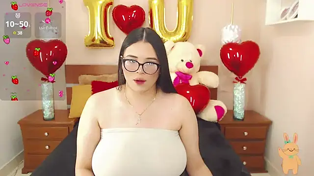 Snapshot of miss_linda_ chatting on 02-10-25, 09:04 miss linda  online show from 02-10-25, 09:04