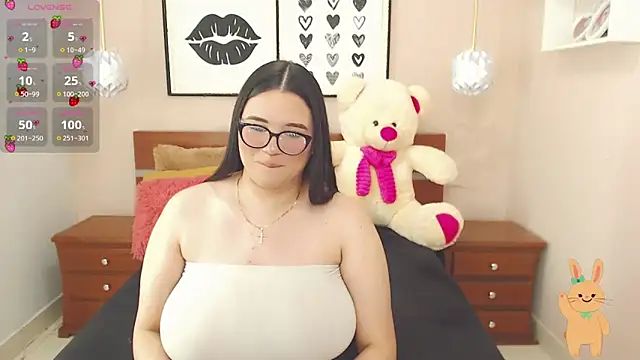 Snapshot of miss_linda_ chatting on 02-18-25, 07:30 miss linda  online show from 02-18-25, 07:30