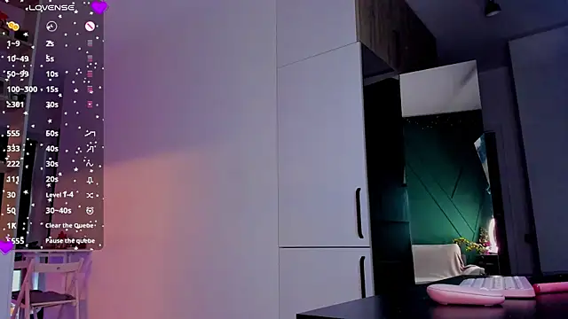 Snapshot of _alleyesonme_ chatting on 12-06-24, 09:10 alleyesonme online show from 12-06-24, 09:10