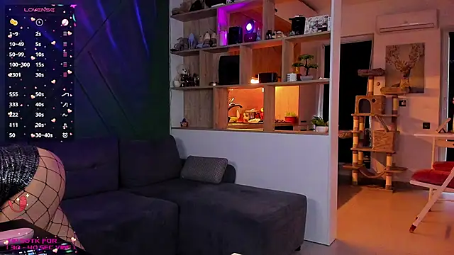 Snapshot of _alleyesonme_ chatting on 02-01-25, 01:30 alleyesonme online show from 02-01-25, 01:30