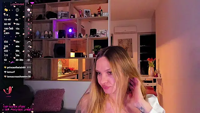 Snapshot of _alleyesonme_ chatting on 02-08-25, 09:46 alleyesonme online show from 02-08-25, 09:46