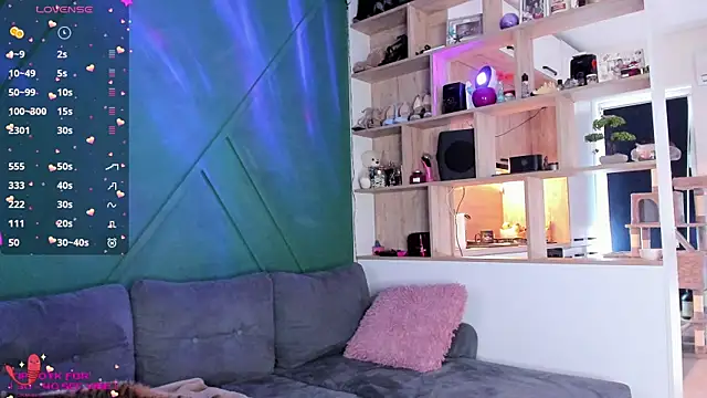 Snapshot of _alleyesonme_ chatting on 03-13-25, 12:02 alleyesonme online show from 03-13-25, 12:02