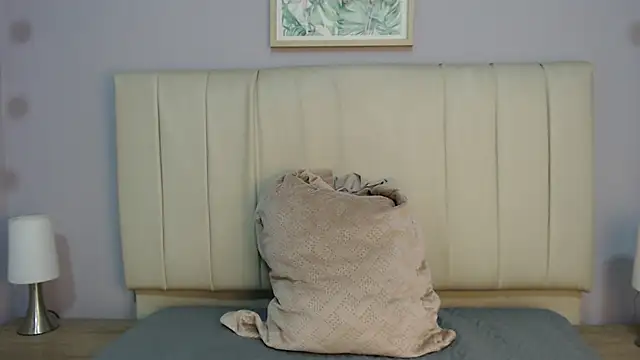 amy le01 online show from 10-31-25, 01:12