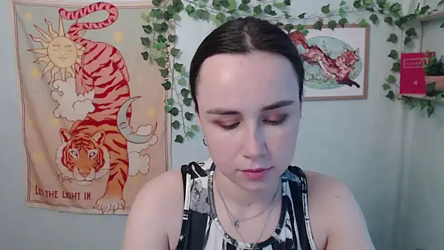 VeryVeryVeryShy  online show from 05-25-26, 05:35