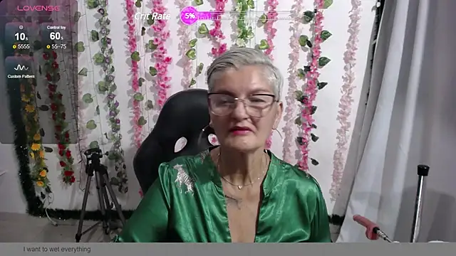 Snapshot of bety-cum2 chatting on 01-11-25, 10:29 bety-cum2 online show from 01-11-25, 10:29