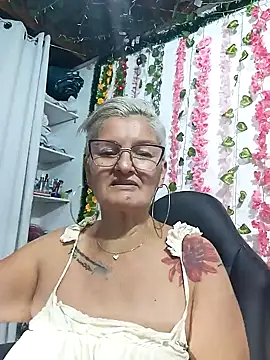 Snapshot of bety-cum2 chatting on 01-11-25, 08:43 bety-cum2 online show from 01-11-25, 08:43